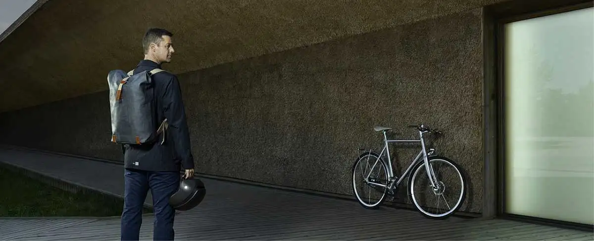 Paul & Prediger Mann mit Rucksack Paul & Prediger Mann mit Rucksack